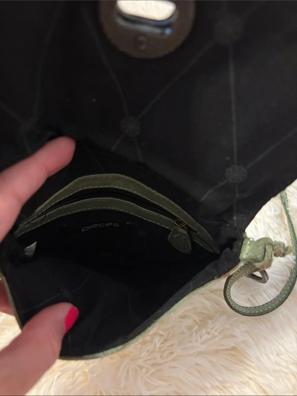 Pieces compact olive